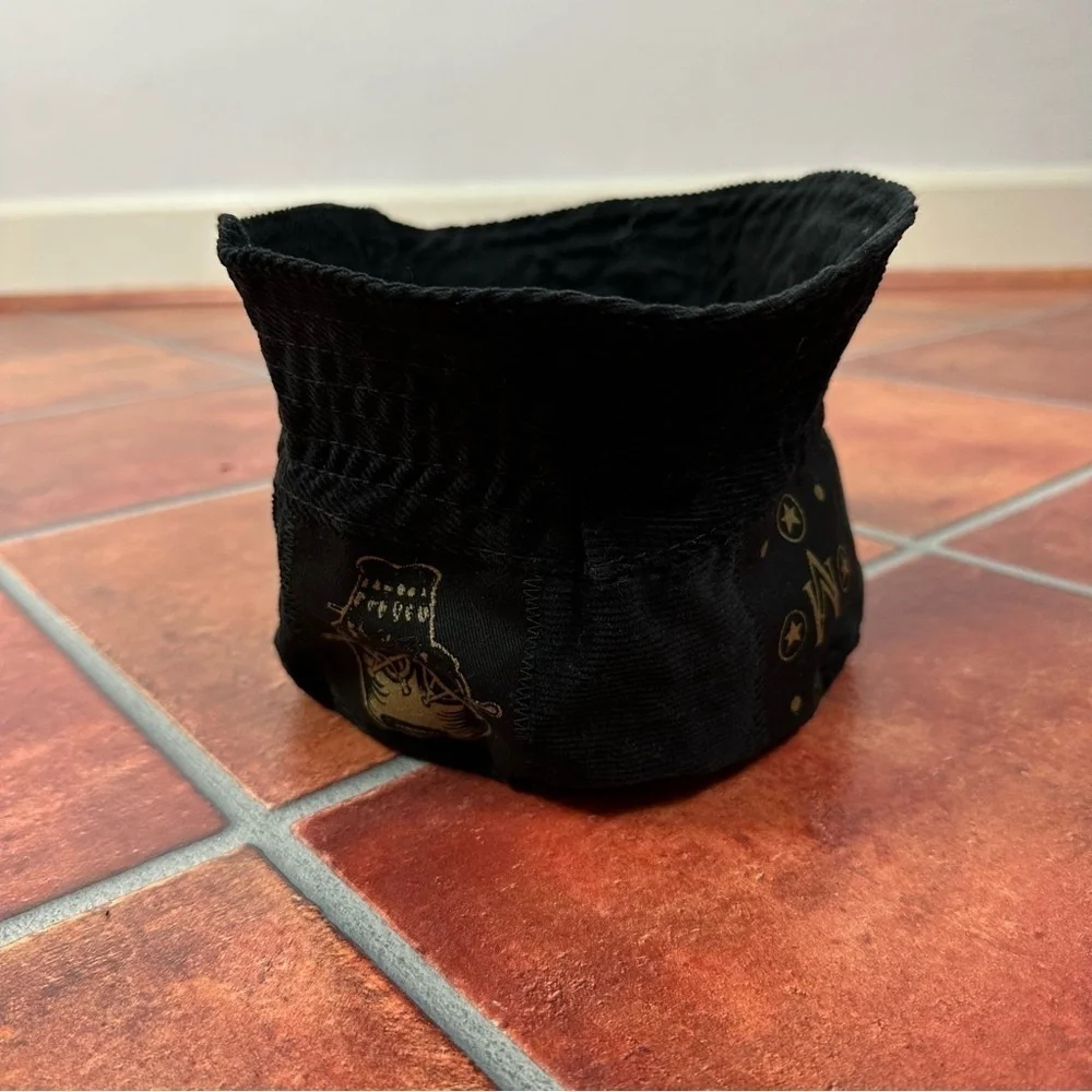 NWOT Marc Vachon Golden Skull Graphic Bucket Hat